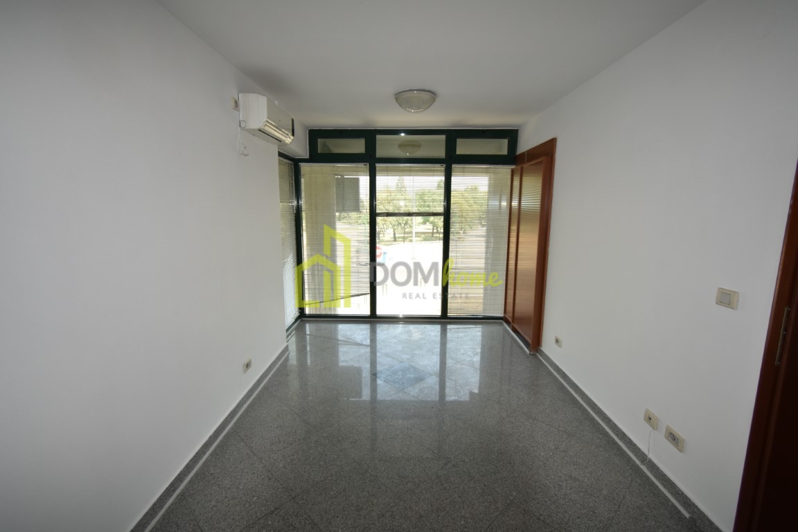 Poslovni prostor 53m2, Pobrežje